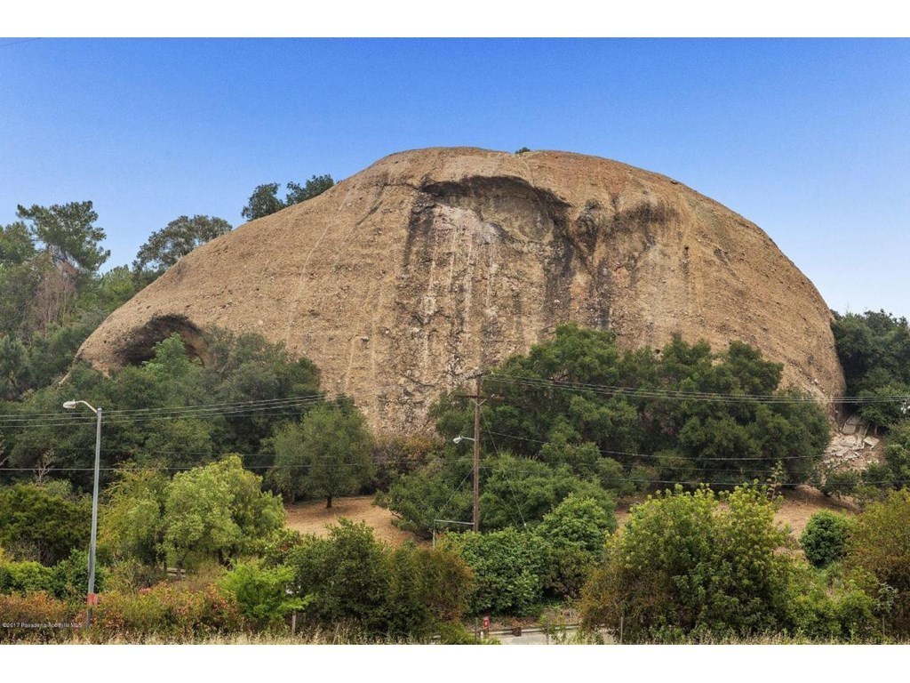 glendalehalloween HalloweenStoreinEagleRock (1) Glendale Halloween